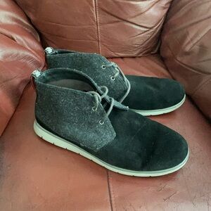Men's UGG Freamon Gray Wool & Suede Chukka Boots S/N 1018442 Size 10.5